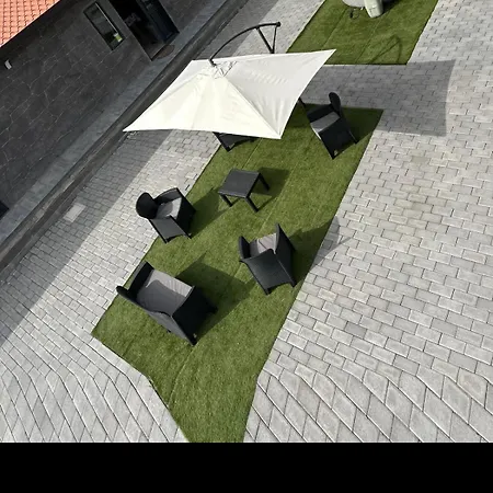 Eden Villa *